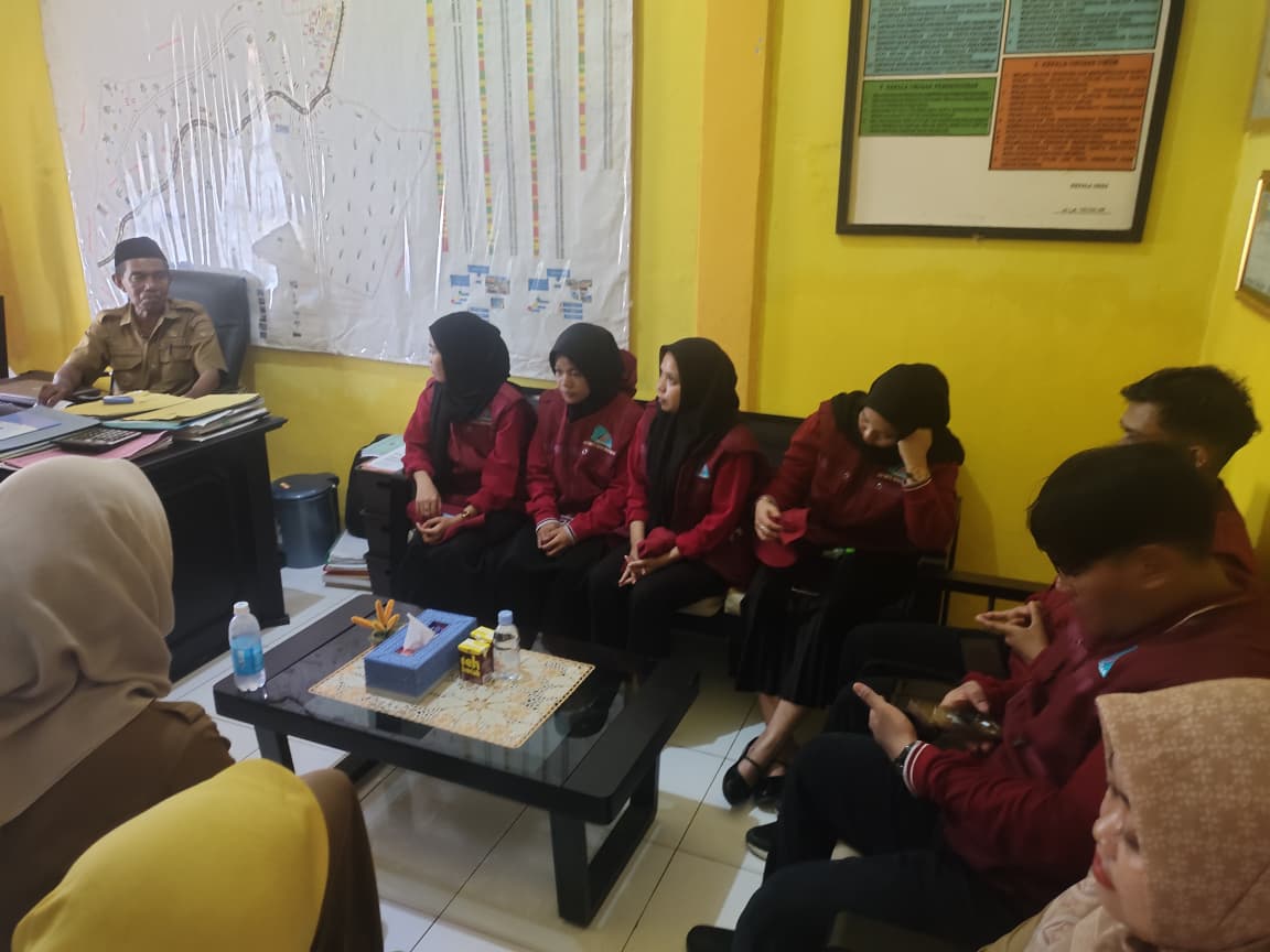 Pemerintah Desa Mario Terima Mahasiswa KKN Universitas Puangrimaggalatung